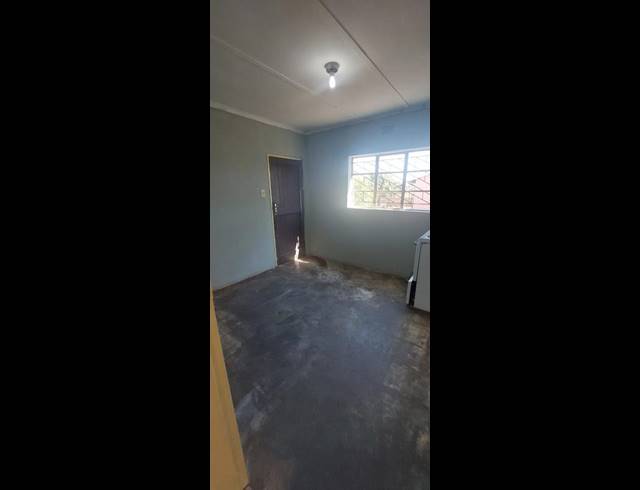 2 BEDROOM HOUSE FOR SALE IN LEHURUTSHE
